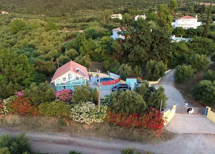 The Cabin, Kyparissia