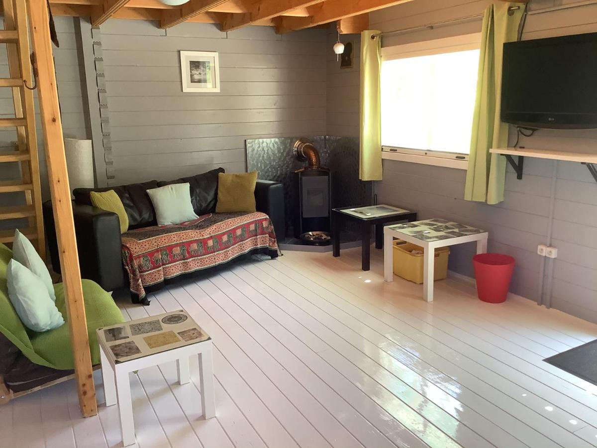 The Cabin, * Кипарисия