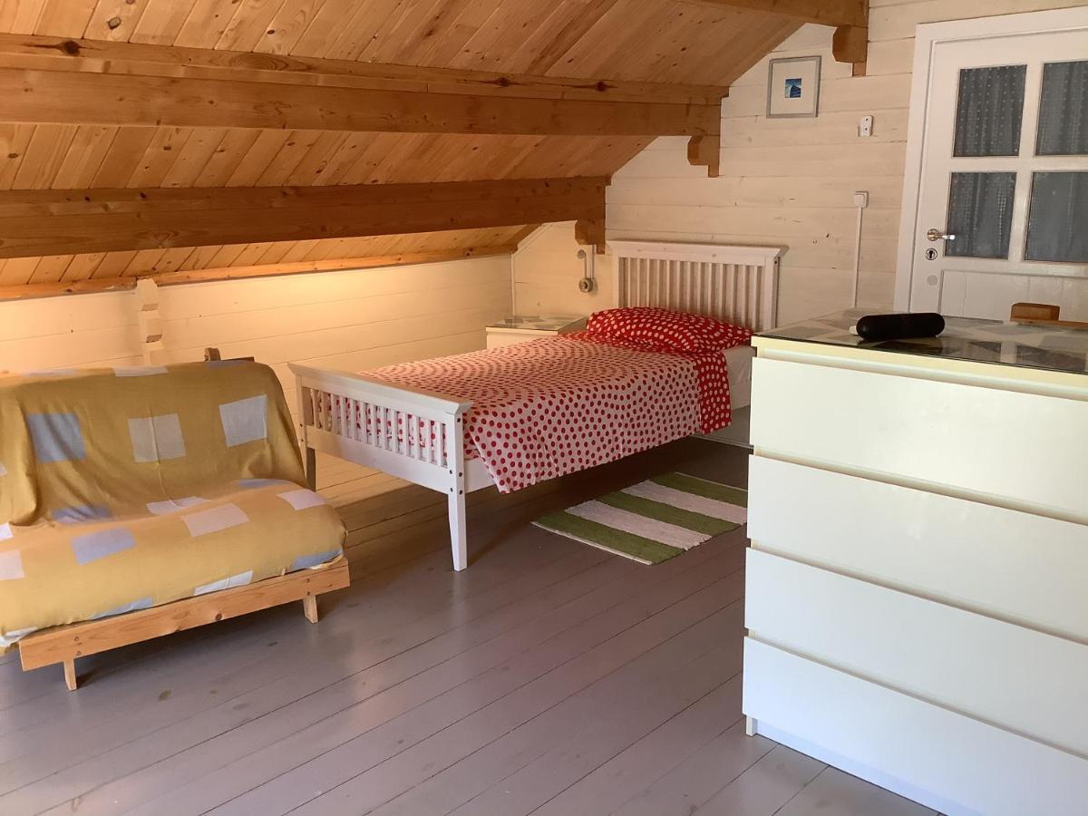 The Cabin, * Кипарисия