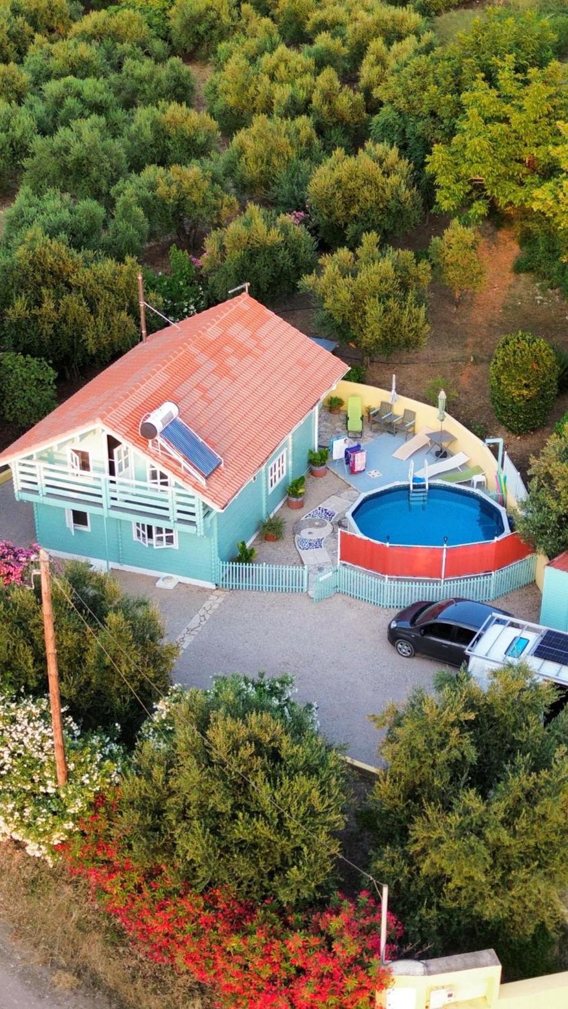 The Cabin, Дом отдыха Кипарисия