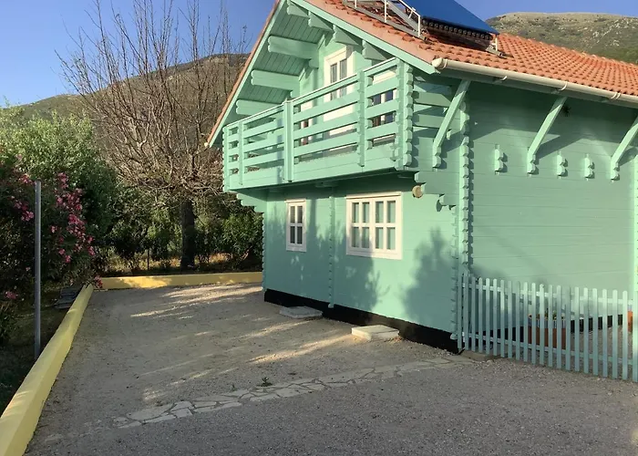 The Cabin, Kyparissia